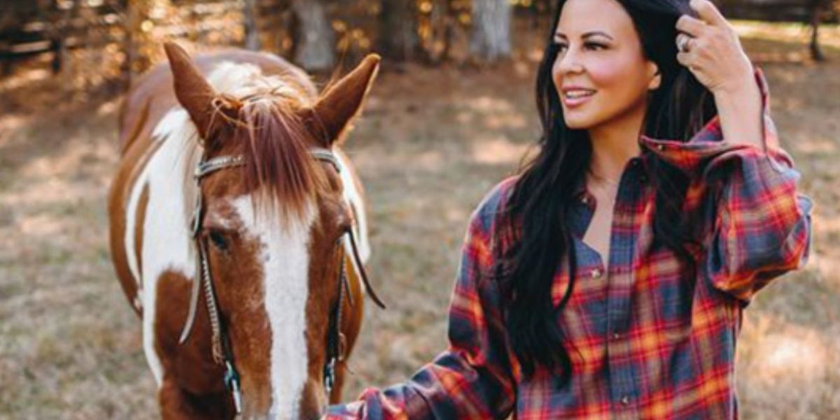 Sara Evans Comes To Universal Preservation Hall This May