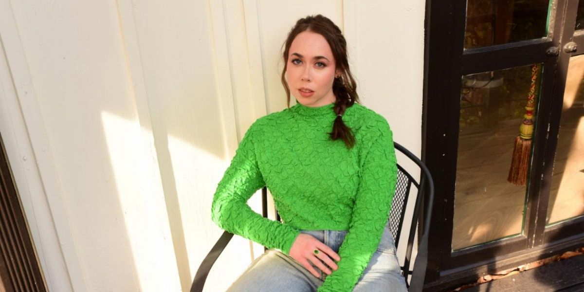 Sarah Jarosz to Release 'Polaroid Lovers' Deluxe Edition; Shares New Single