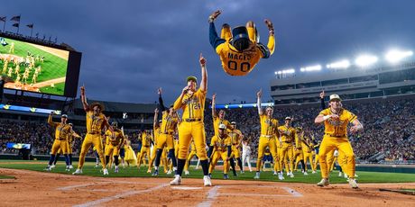 Savannah Bananas Games with Derek Klena to Stream for Free on Roku Photo