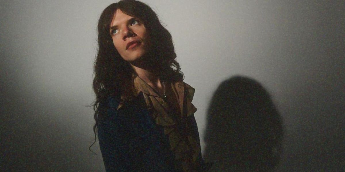 Sawyer Hill Releases Debut Album EVERYBODY'S HOME, NOBODY'S HAPPY