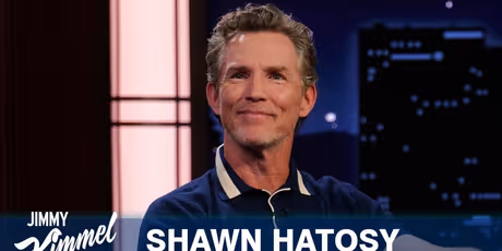 Shawn Hatosy Talks THE PITT Emmy Nod, Last Year's Win and a Fan Selfie Fail Photo