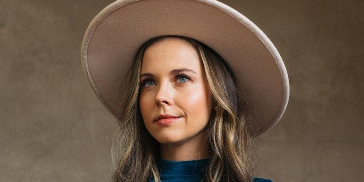Sierra Hull Releasing Rendition of 'Black Muddy River'
