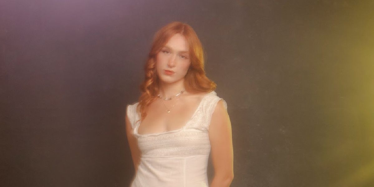 Singer/Songwriter Bella White Releases New Covers 'EP FIVE FOR SILVER'