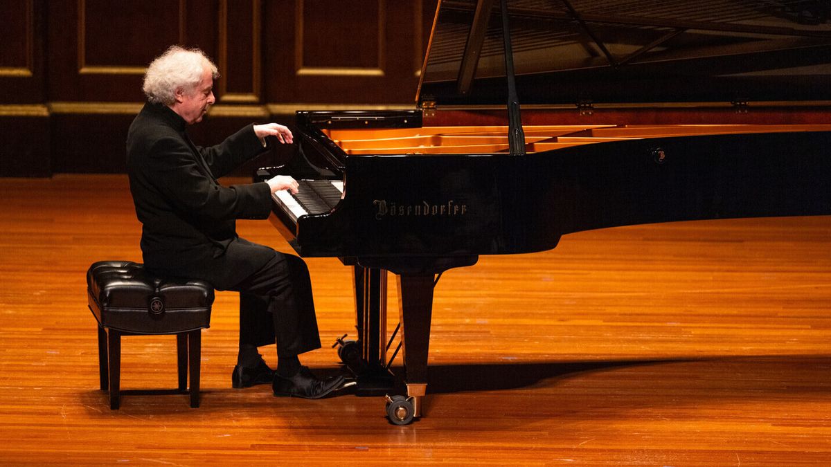 Sir András Schiff to Perform at Edmonton Chamber Music Society