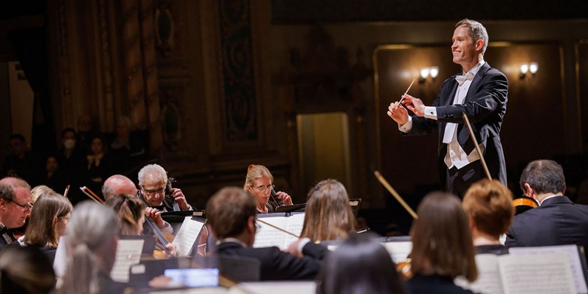South Bend Symphony Orchestra Renews Maestro Alastair Willis's Contract