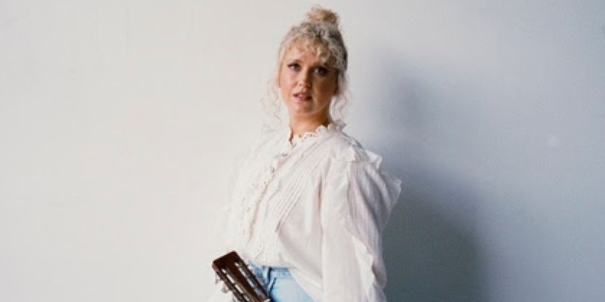 Stephanie Lambring Releases New Single 'Two-Faced'