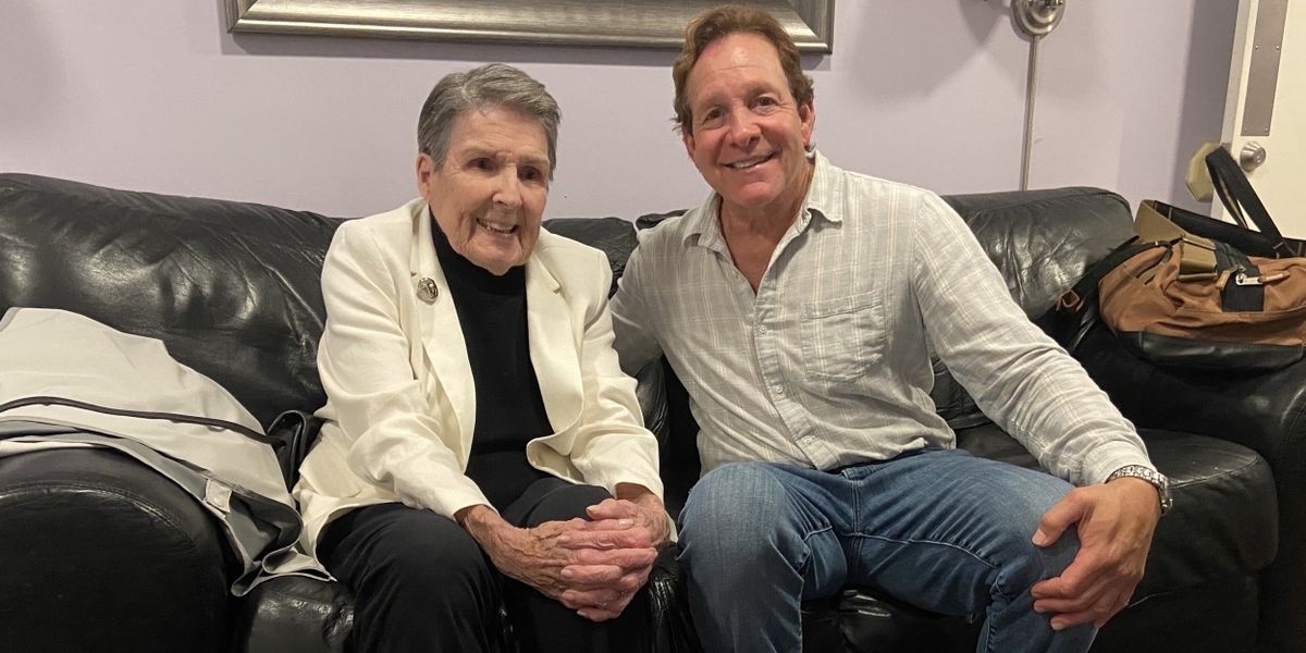 Steve Guttenberg Reunites with Elementary School Teacher at Bay Street Theater's TALES FROM THE GUTTENBERG BIBLE
