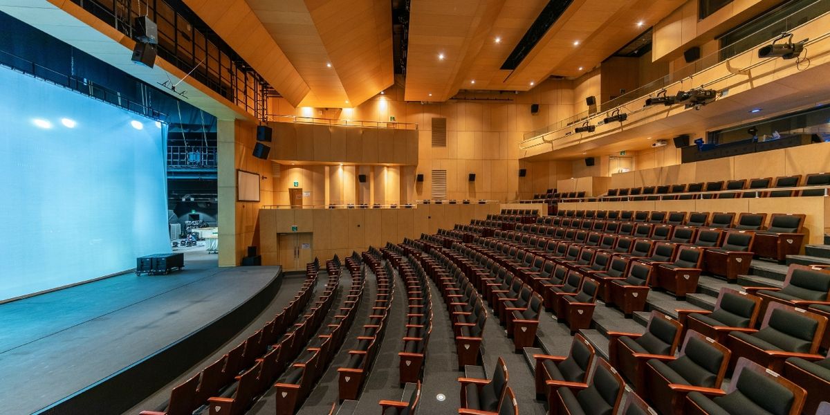 Student Blog: A First-Time Guide To Seeing A Show