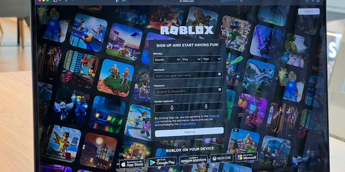 Student Blog: Making Broadway Characters in Dress to Impress on Roblox