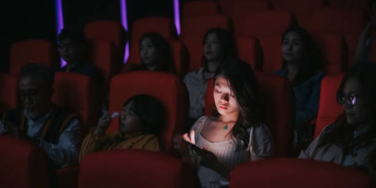 Student Blog: What Happened to Theater Etiquette?