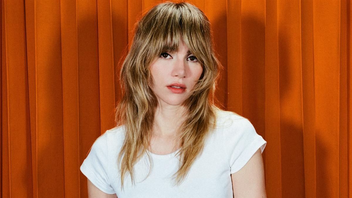 Suki Waterhouse to Bring THE LOVELAND TOUR to Australia