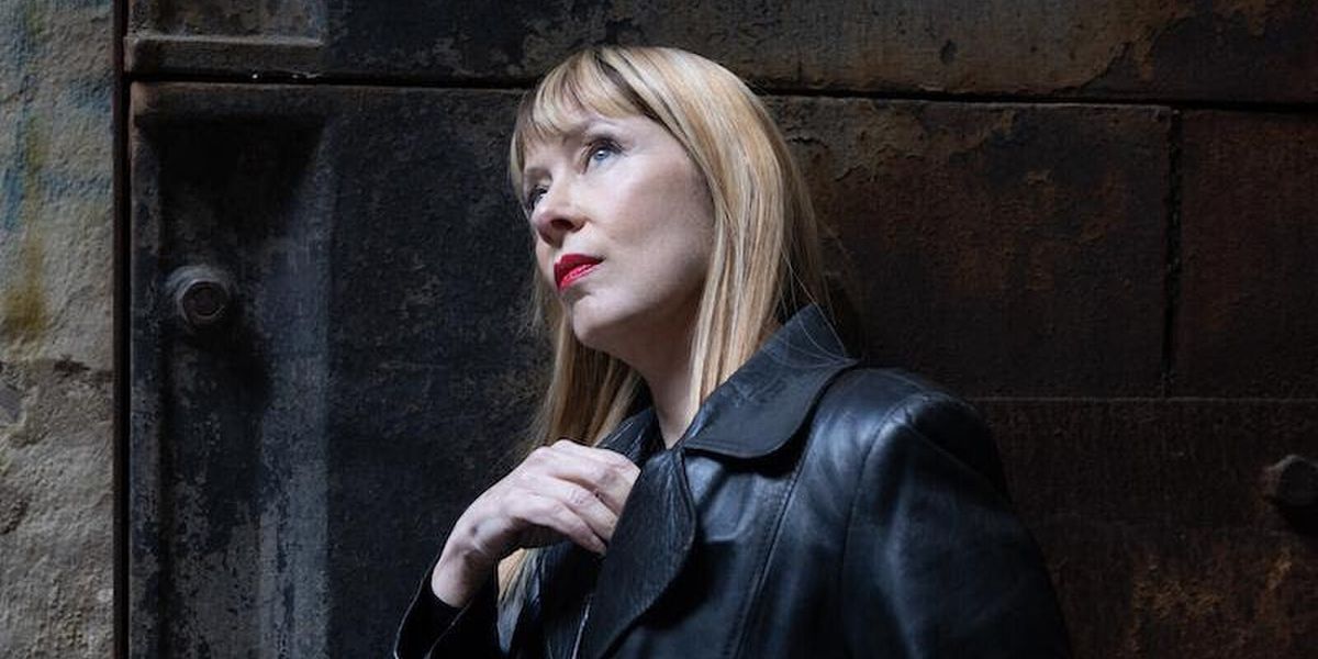 Suzanne Vega Adds East Coast Tour Dates to 'Flying With Angels Tour'