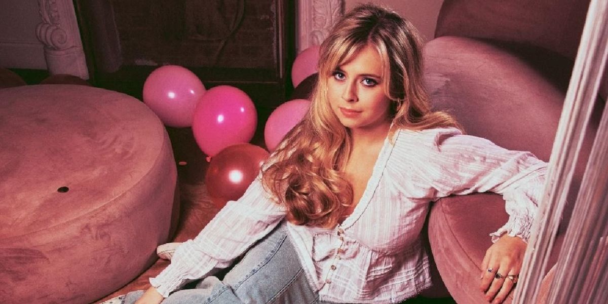 Sydney Sherrill Announces Debut Album & Releases New Single 'Kiss And Tell'