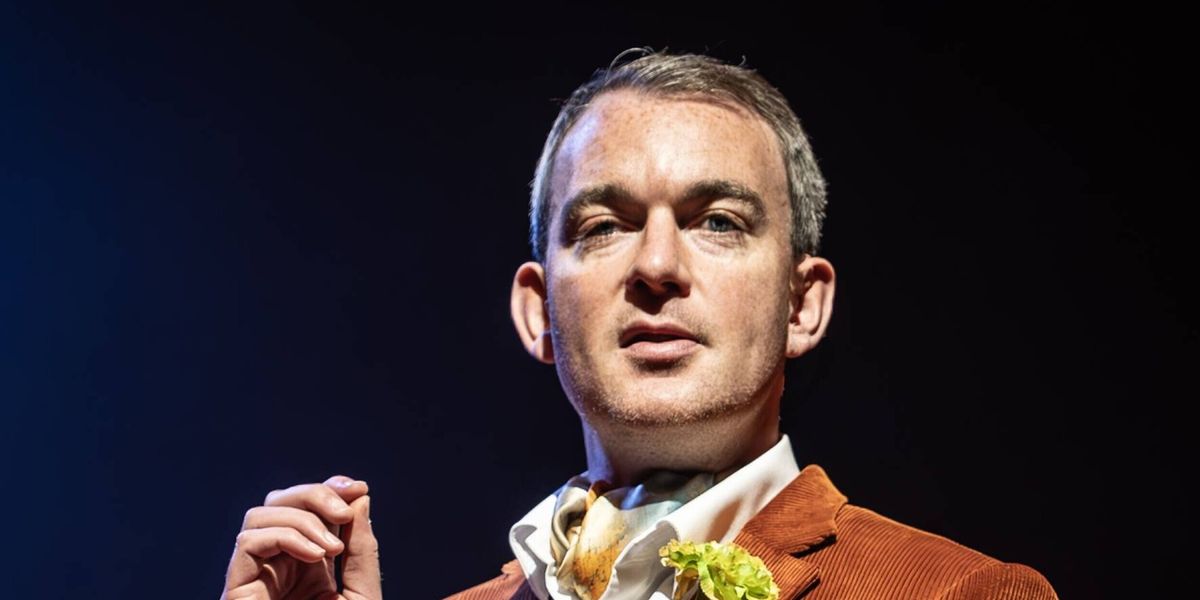 THE IMPORTANCE OF BEING OSCAR Will Come to Darlington Hippodrome