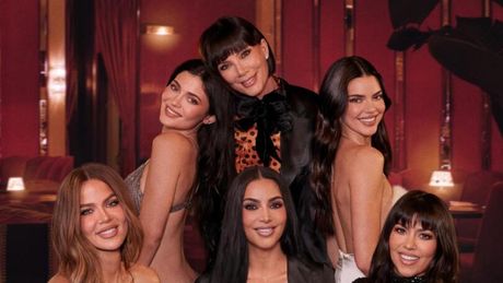 THE KARDASHIANS Season Eight Trailer Debuts on Hulu Photo