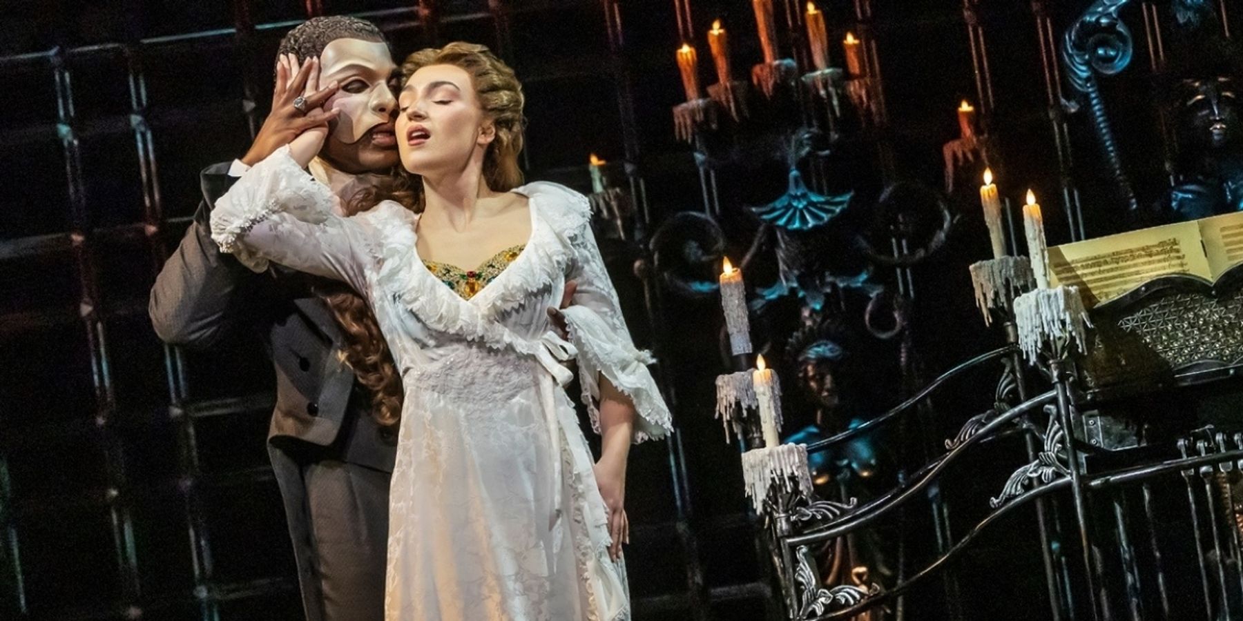 THE PHANTOM OF THE OPERA Is Now Playing at Chicago's Cadillac Palace Theatre