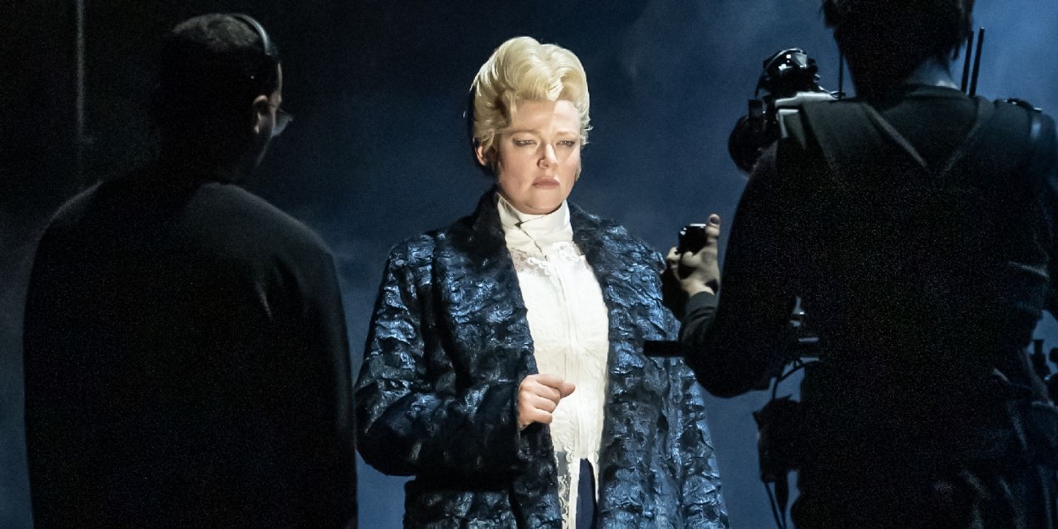 THE PICTURE OF DORIAN GRAY's Sarah Snook Wins 2025 Tony Award for Best Actress  Image