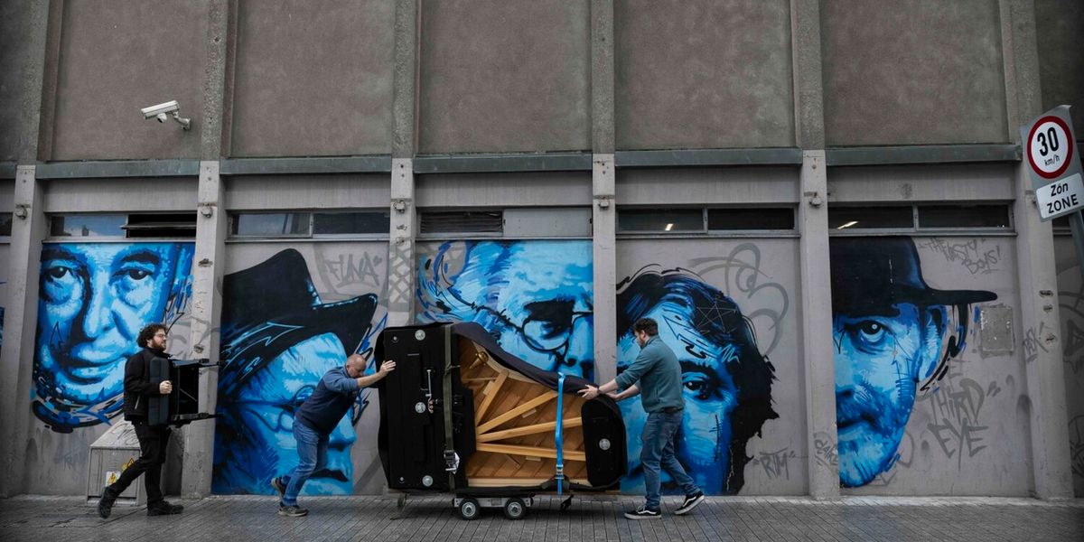 THE STEINWAY CELEBRATION CONCERT to Mark Cork Opera House Piano Arrival