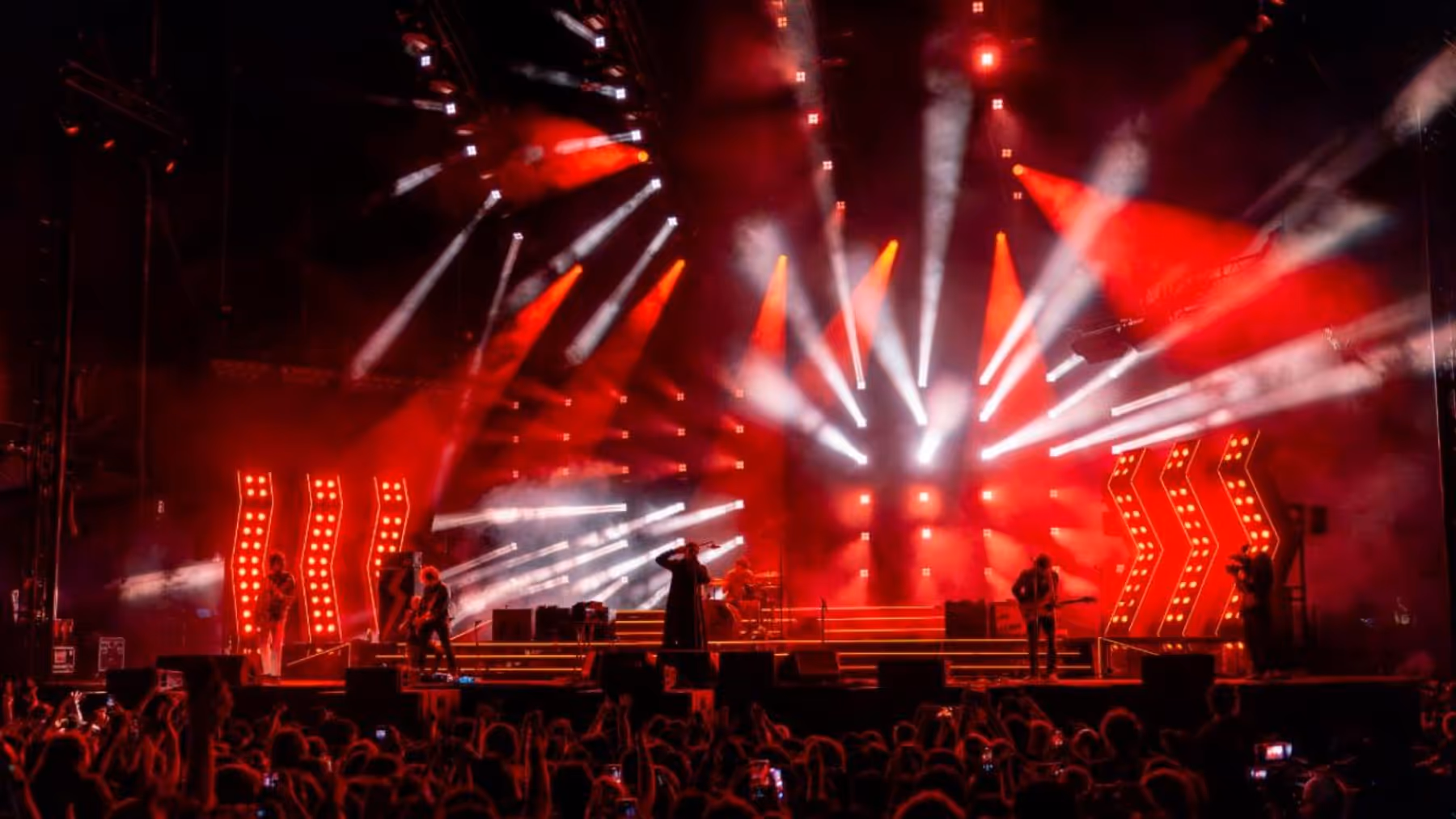 THE STROKES Perform Sold-Out New York City Show at Flushing Meadows
