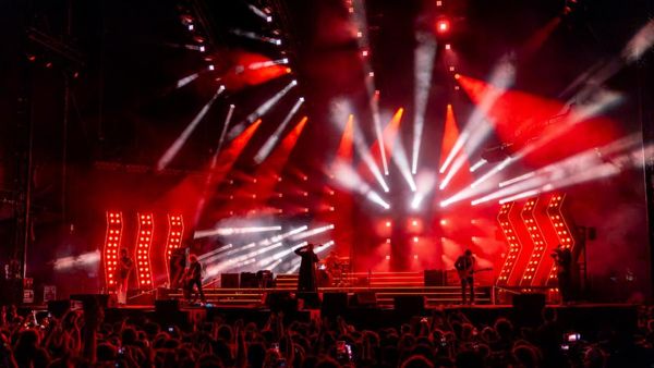 THE STROKES Perform Sold-Out New York City Show at Flushing Meadows