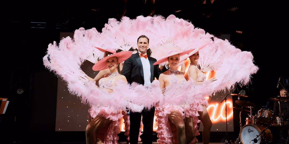 THE ULTIMATE VEGAS SHOW Comes to the State Theatre in July