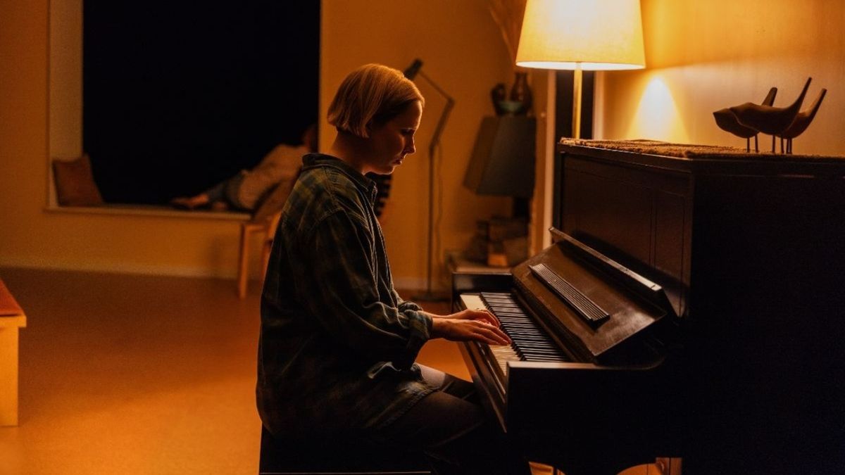 Photos: Lauren Ambrose, Tom Riley and More in THE UNBELIEVERS Photos: Lauren Ambrose, Tom Riley and More in THE UNBELIEVERS