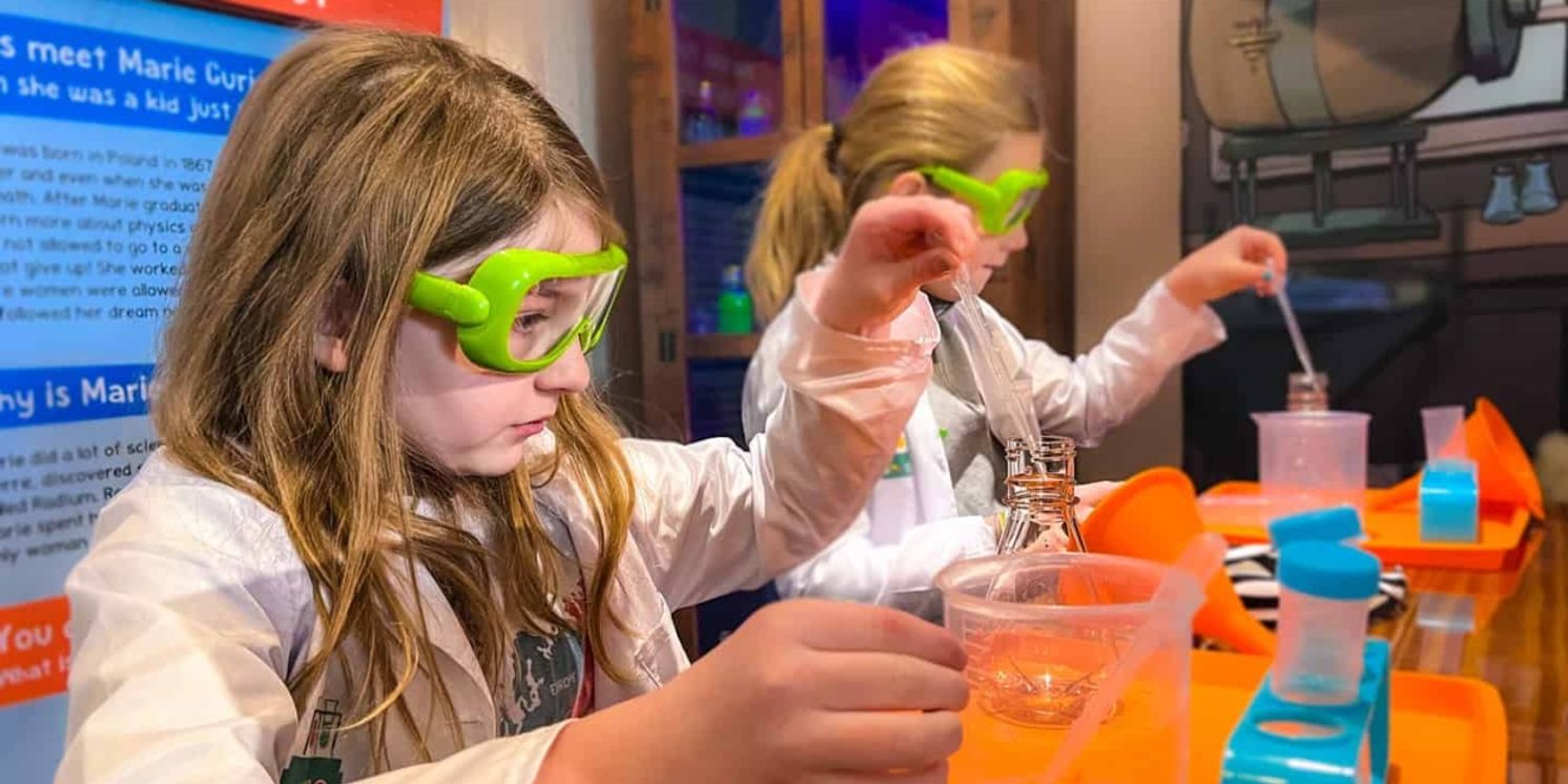 XAVIER RIDDLE AND THE SECRET MUSEUM: THE EXHIBIT Opens In January At The Museum Of Discovery And Science  Image