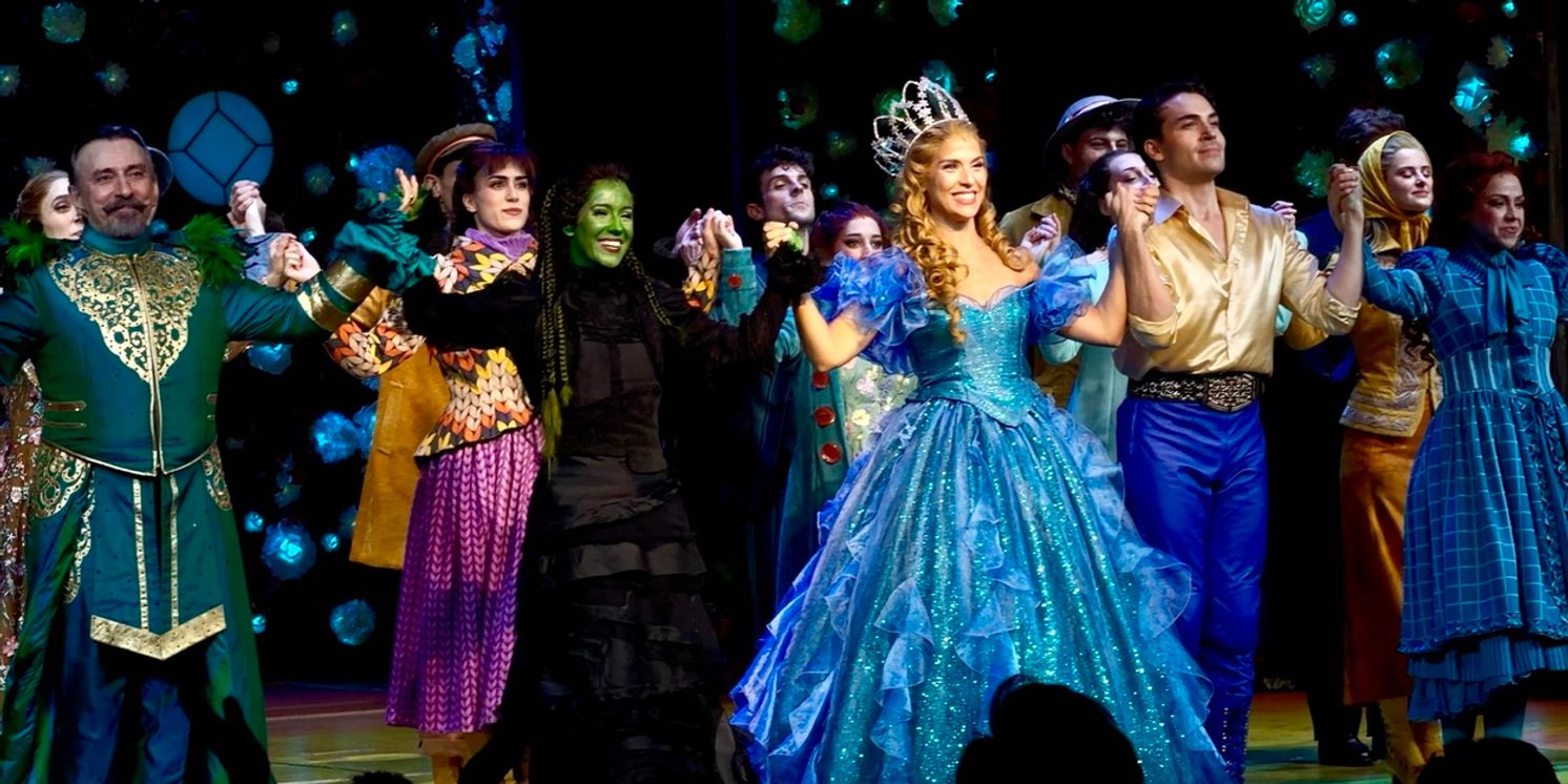 TV: Así son los saludos finales de WICKED en el Nuevo Alcalá de Madrid  Image