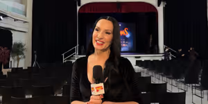 TV: Hablamos con Natalia Millán en su presentación oficial como Morticia en LA FAMILIA ADDAMS