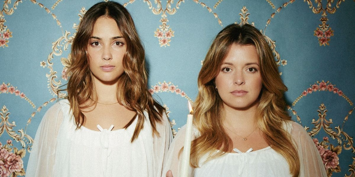 TWO GIRLS ONE GHOST Podcast to Play The Den in September