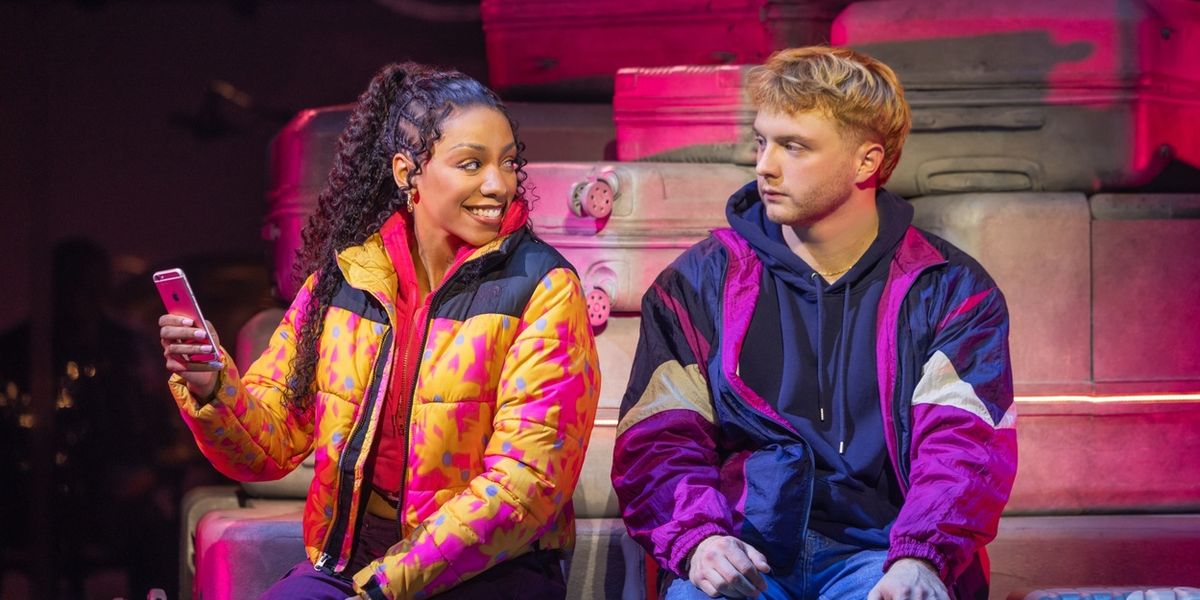 《两个陌生人（带着蛋糕穿越纽约）》百老汇演员专辑将发行黑胶和CD 