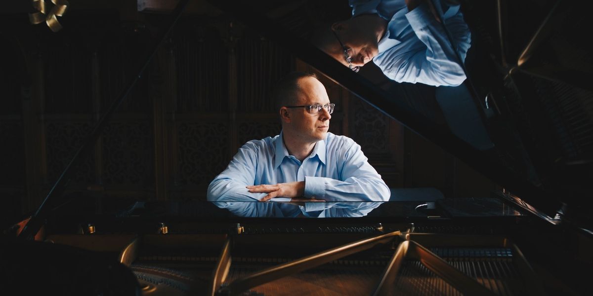 Ted Perry Holiday Trio with Guest Vocalist Ryan Montbleau Come to the Town Hall Theater
