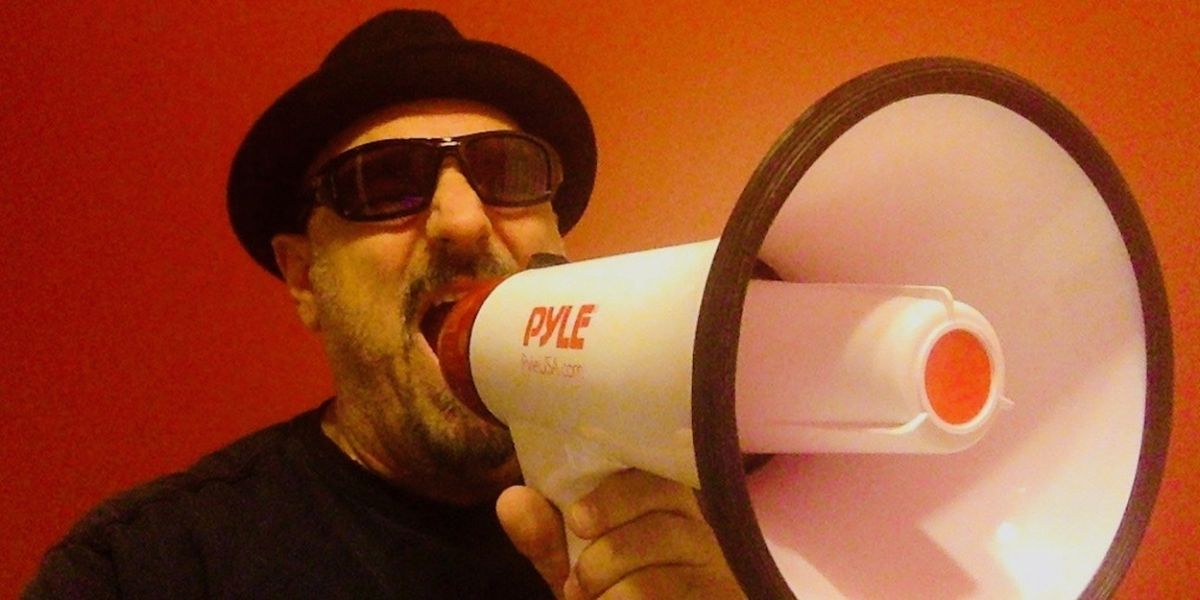 The Amplifier Heads Recall A UFO Radio Signal With 'That Girl Betty'