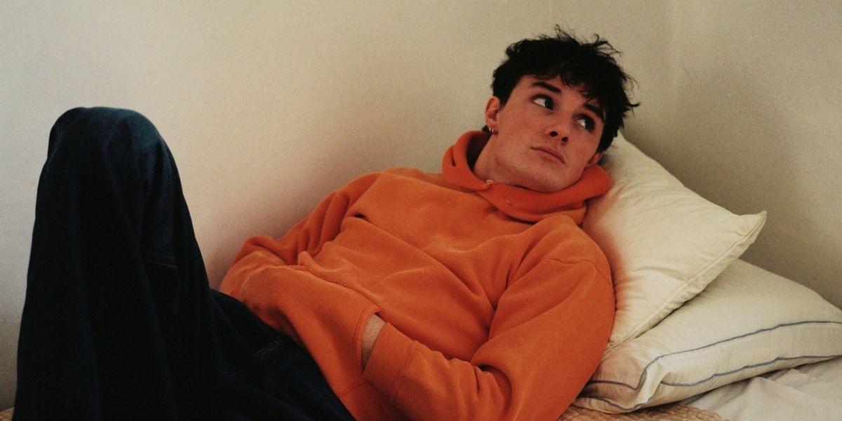 Thomas Day Shares Folk-Inspired Single 'Underwear'