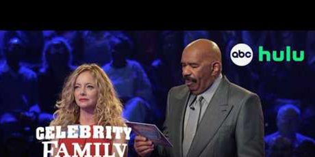 Tina Craig And Bijou Phillips Race The Clock In FAST MONEY On CELEBRITY FAMILY FEUD Photo