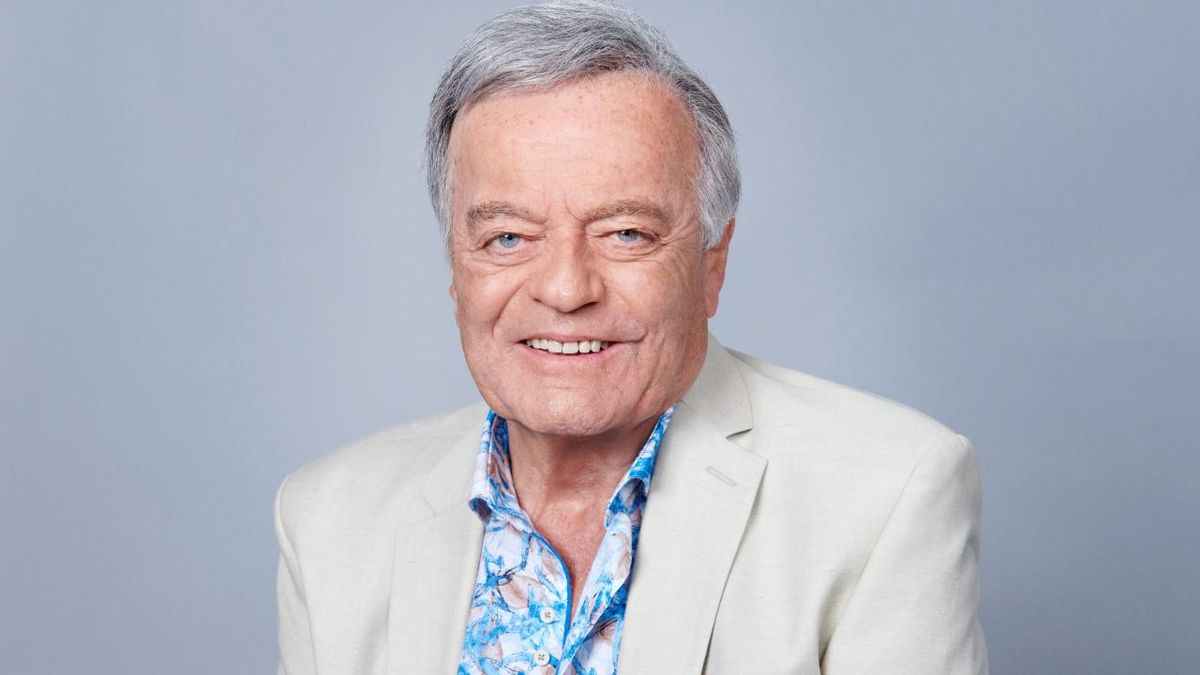 Tony Blackburn to Launch SOUNDS OF THE 60S LIVE 2027 Tour in March