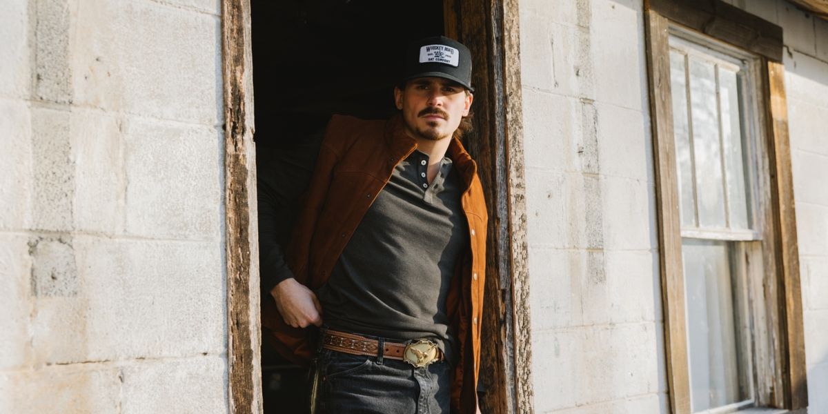 Tucker Wetmore to Embark on First-Ever Headlining 'Waves On A Sunset Tour 2024'
