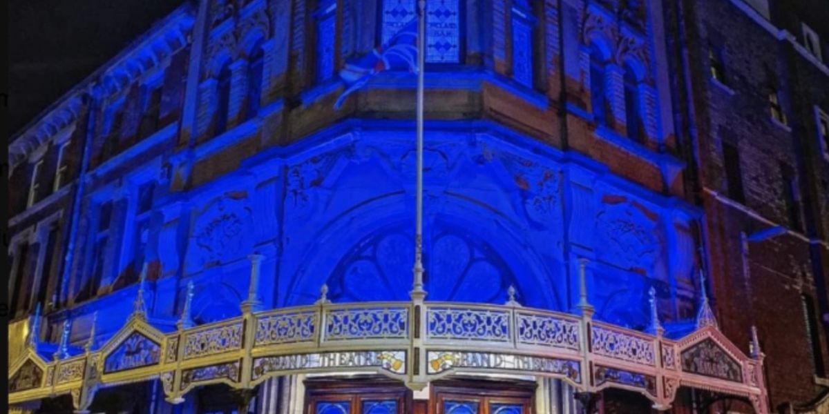 UK Theatres Washed in Everton Blue in Honour of Late Producer Bill Kenwright