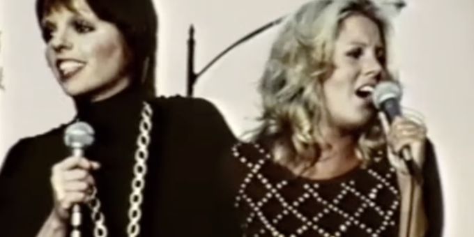 VIDEO: Liza Minnelli & Lorna Luft Sing 'Get Happy/Happy Days Are Here Again' in Rare Footage