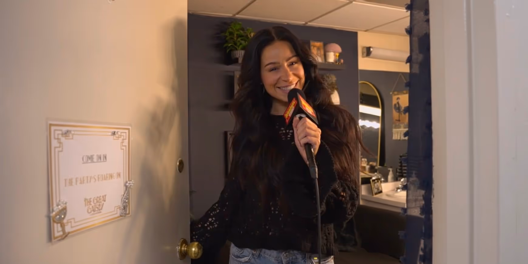 Video: THE GREAT GATSBY's Samantha Pauly Shows Off Her Broadway Crib