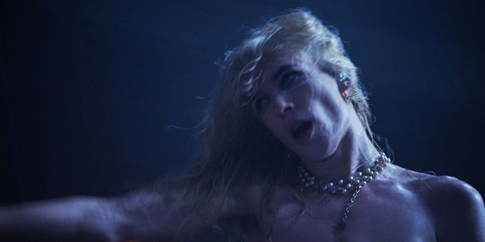 Video: 2hollis Releases New Concert Film from Los Angeles Performance