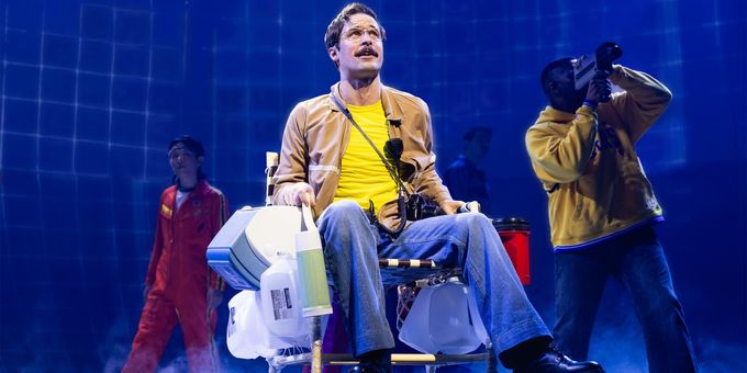 Video: 42 BALLOONS North American Premiere at Chicago Shakespeare Theater