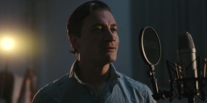 Video: Dean John-Wilson Performs 'In The Light' From A MIRRORED MONET