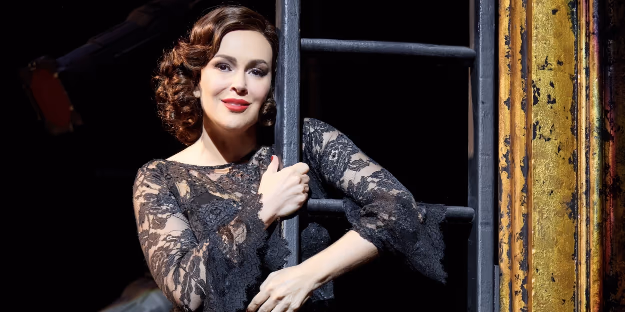 Video: Alyssa Milano Is the Merry Murderess of the Moment Video