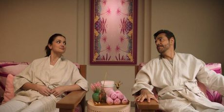 Video: Apple TV+ Shares Sneak Peek Clip of ACAPULCO Season 4 Episode 4 Photo