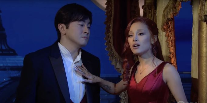 Video: Ariana Grande &amp; Bowen Yang Sing WICKED, SOUND OF MUSIC, &amp; More in MOULIN ROUGE! Parody on SNL