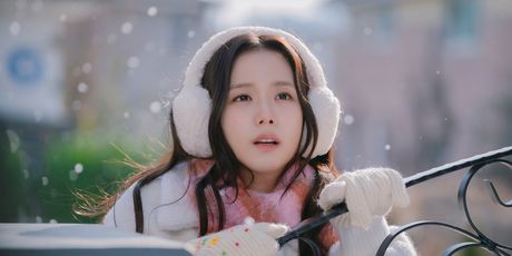 Video: BLACKPINK's Jisoo Finds Romance in Trailer for BOYFRIEND ON DEMAND Photo