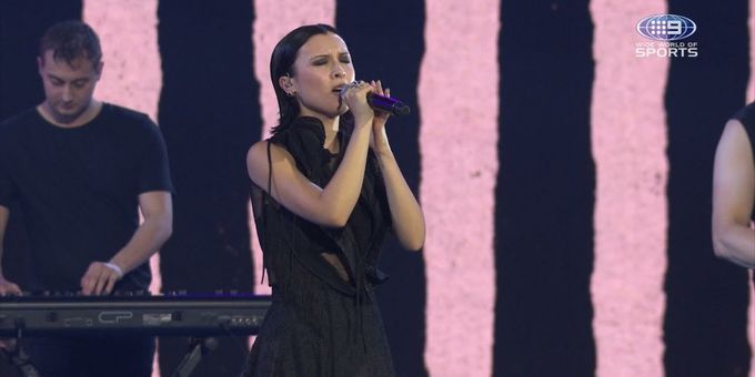 Video: Watch BEETLEJUICE Australia Star Karis Oka Sing 'Dead Mom'