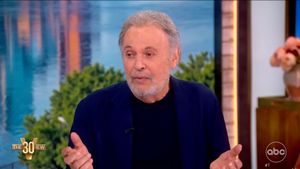 Billy Crystal Discusses Turning the Loss Of His Home Into Broadway's 860