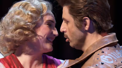 Video: COSÌ FAN TUTTE Duet Performed by Samantha Hankey, Andrey Zhilikhovsky at Met Opera